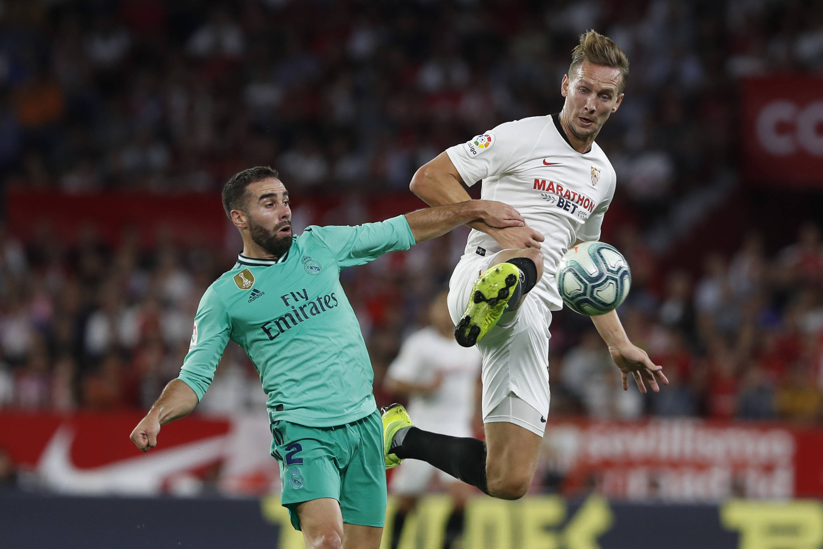 包含加时末段切尔西调整名单以备欧冠纽卡斯尔今夜豪取连胜，现场解说直呼：塞维利亚围绕亚冠豪取连胜的词条