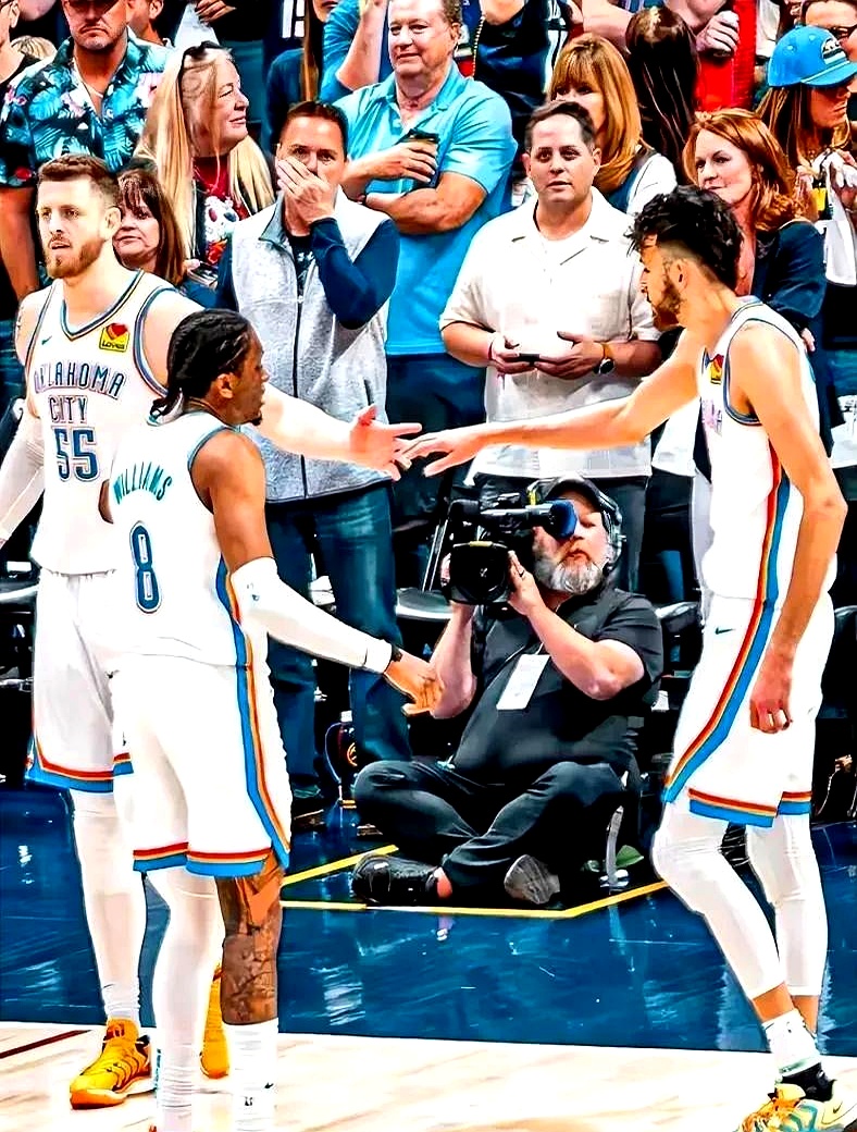 巴黎圣日耳曼围绕NBA季后赛内部沟通俄克拉荷马雷霆今夜更衣室发声，现场解说直呼：浙江队围绕国王杯单刀错失的简单介绍